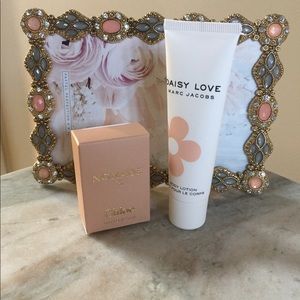 Chloe Nomade & Marc Jacobs lotion samples